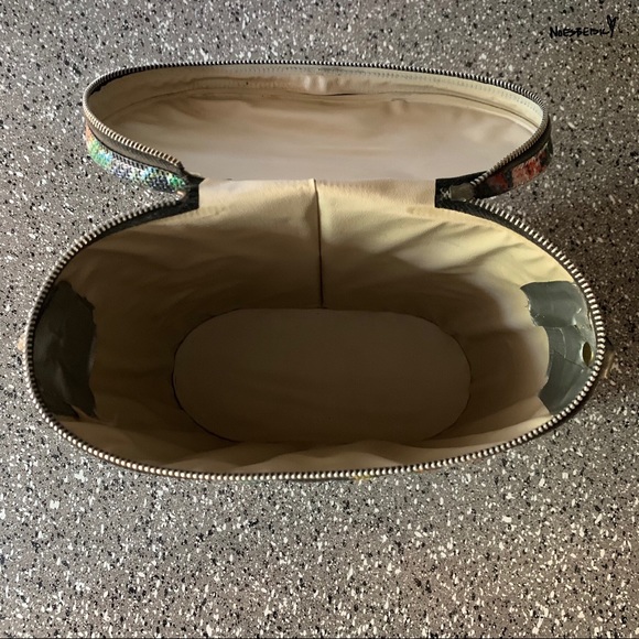 🚫SOLD•E✝️SY🚫 Vintage 80s Thermos With Floral Bag - Picture 10 of 12